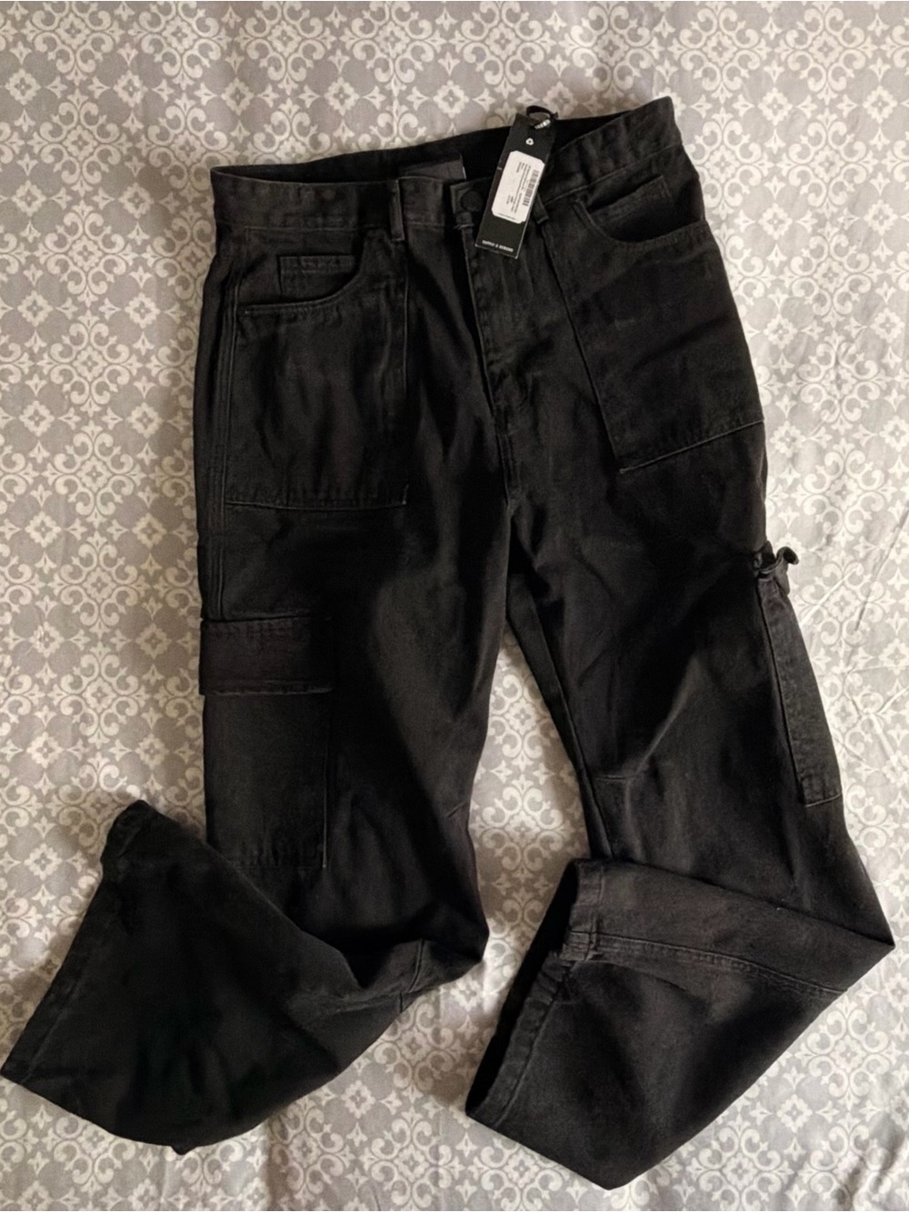 Women's Black Utility Cargo Pants - Sleek Everyday Style